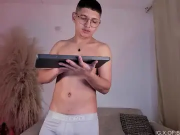 Chaturbate Best Webcam of a_lejandro_0_8