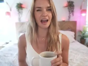 Chaturbate Live Sex Cam of phoenix_taylor