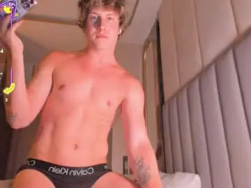 Chaturbate Free Porn Cam of robfavorite1