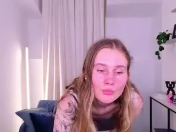 Chaturbate Free Porn Cam of sia_sky