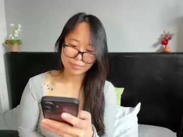 Chaturbate Nude Webcam of naughtynerdygirl