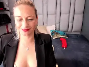 Chaturbate Adult Video Chat of charlot_milf