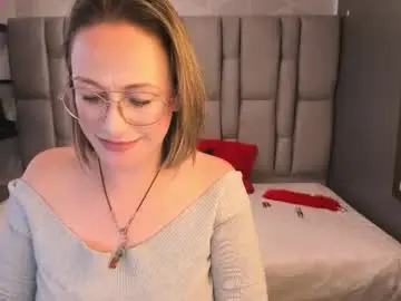 Chaturbate Adult Video Chat of charlot_milf