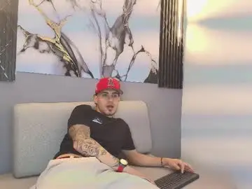 Chaturbate Live Sex Cam of davin_01