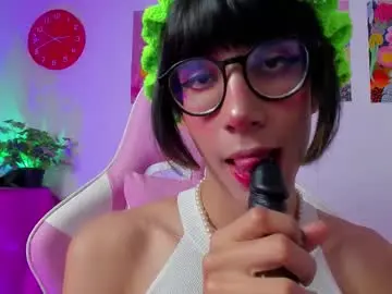 Chaturbate Watch Live Sex Cams of madeline_21