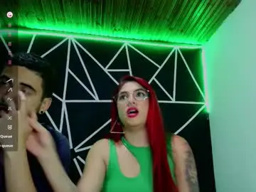 Chaturbate Live Sex Cam of darlyhooper1_