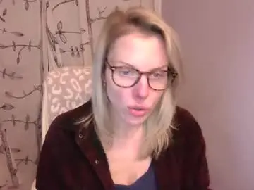 Chaturbate Free Porn Cam of holly_bourbon