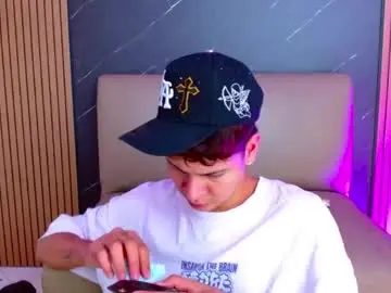 Chaturbate Best live sex cam show of twink_bunny