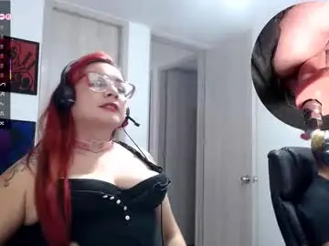 Chaturbate Live Sex Cam of leidycrstnch21