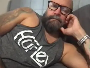 Chaturbate Watch Live Sex Cams of pleasesitonmycock