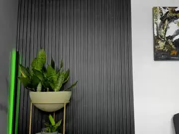 Chaturbate Nude Webcam of juliansexxx16