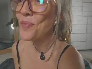 Chaturbate Live Sex Cam of sunnie_dayz