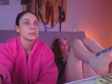 Chaturbate Live Sex Cam of carrie_moonshine