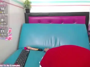 Chaturbate Live Sex Cam of mya_rouse