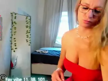 Chaturbate Live Sex Cam of milf_tea