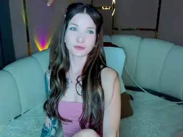Chaturbate Live Sex Cam of emilytrays