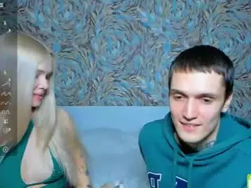 Chaturbate Live Sex Cam of eshcka