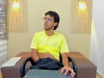 Chaturbate Nude Webcam of leo_sanz6