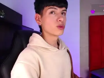 Chaturbate Free Porn Cam of ezra_storm