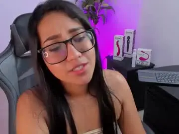 Chaturbate Live Sex Cam of melannie_10