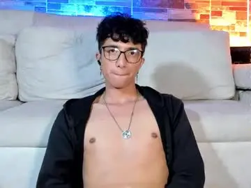 Chaturbate Sex Cam of mhatias_