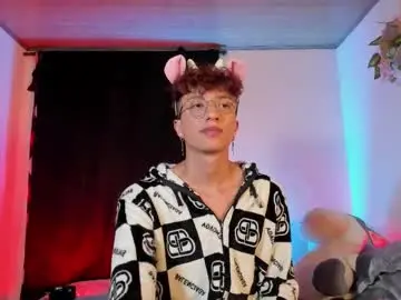 Chaturbate Live Sex Cam of mhatias_