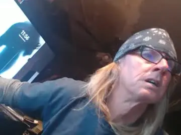 Chaturbate Free Porn Cam of ericlovesu33