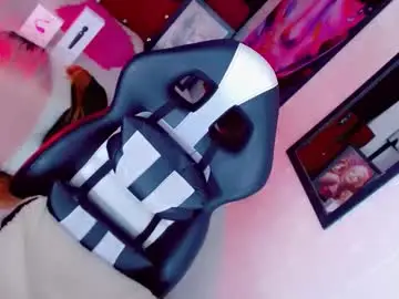 Chaturbate Free Porn Cam of yarethrousss