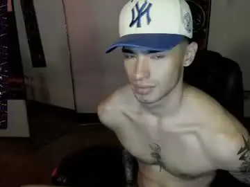 Chaturbate Live Sex Cam of damon_333