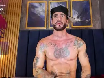 Chaturbate Sex Chat of darwin_horny2
