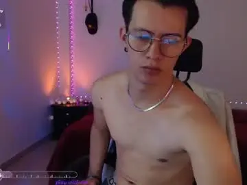 Chaturbate Live Sex Cam of brandon_starkk