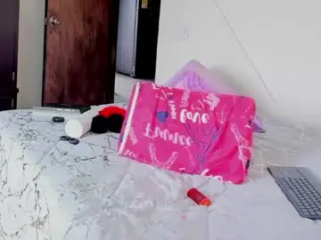 Chaturbate Free Porn Cam of louise_22cm