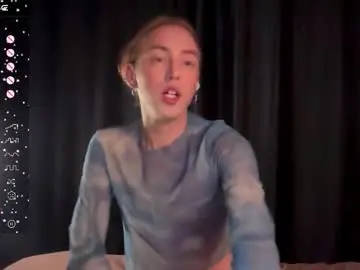 Chaturbate Live Sex Cam of avril_pearly_