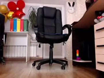 Chaturbate Free Porn Cam of hottdoll611