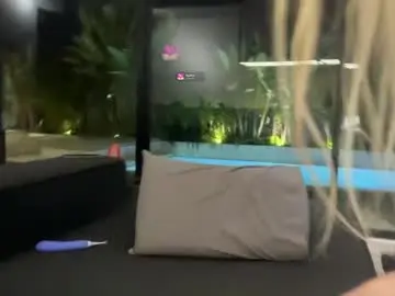 Chaturbate Live Porn of golden_alinee