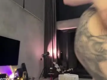 Chaturbate Live Porn of golden_alinee