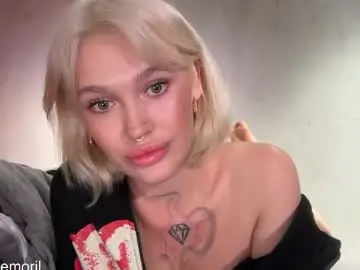 Chaturbate Live Sex Cam of golden_alinee