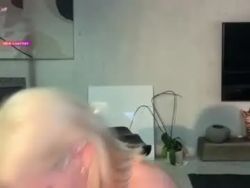 Chaturbate Live Sex of golden_alinee