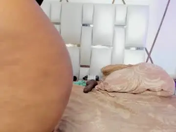 Chaturbate Live Sex Cam of lilicameron_