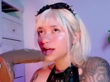 Chaturbate Live Sex Cam of scarlet_gold