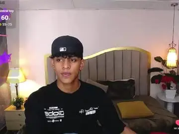 Chaturbate Free Live Porn of jhos_padill