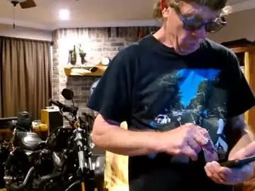 Chaturbate Sex Chat of ready4aride2day