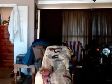 Chaturbate Free Live Porn of ready4aride2day