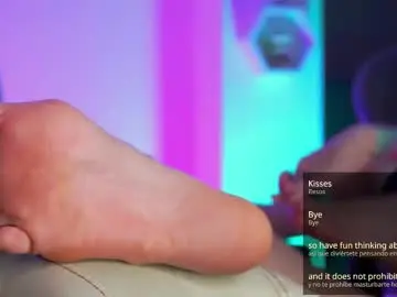 Chaturbate Nude Webcam of skinnygirl019