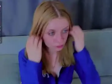 Chaturbate Live Sex Cam of sylviepetgrave