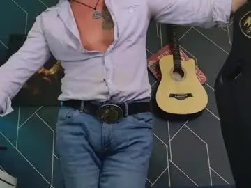 Chaturbate Free Porn Cam of aaronbomer