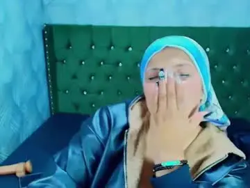 Chaturbate Free Live Porn of curvyjulieth