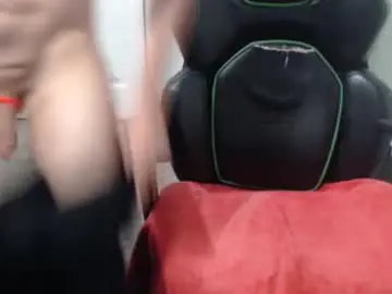 Chaturbate Live Sex Cam of tittylvr1990