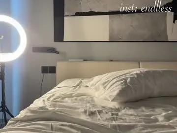 Chaturbate Live Sex Cam of endlessmia