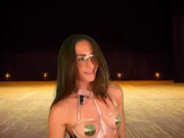 Chaturbate Nude Webcam of hannahjames710